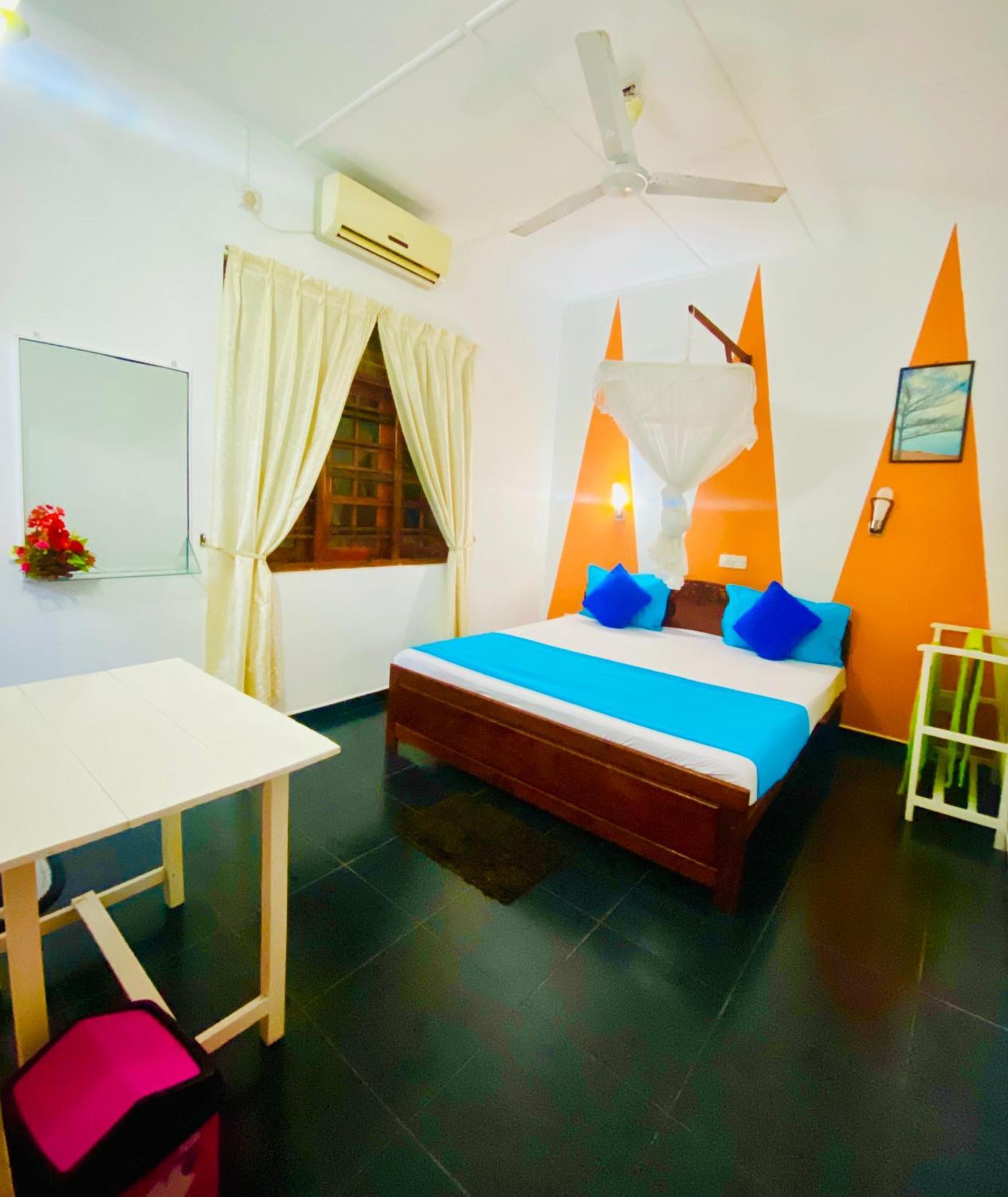 Mali Guest House Хиккадува Экстерьер фото